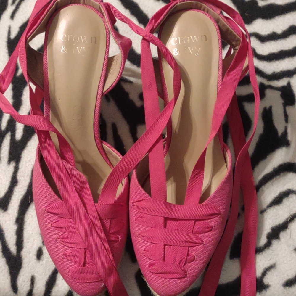 Ladies Crown & Ivy Sandals - image 4